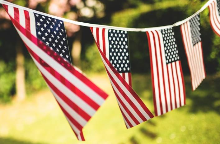 How to Host A Memorial Day Party