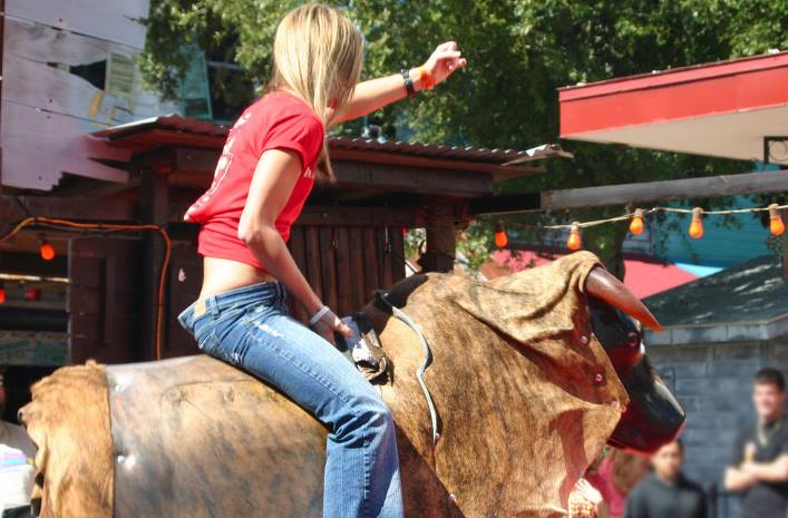 Mechanical Bull Rental: Western Theme Party Tips | Bull Ride Party Ideas