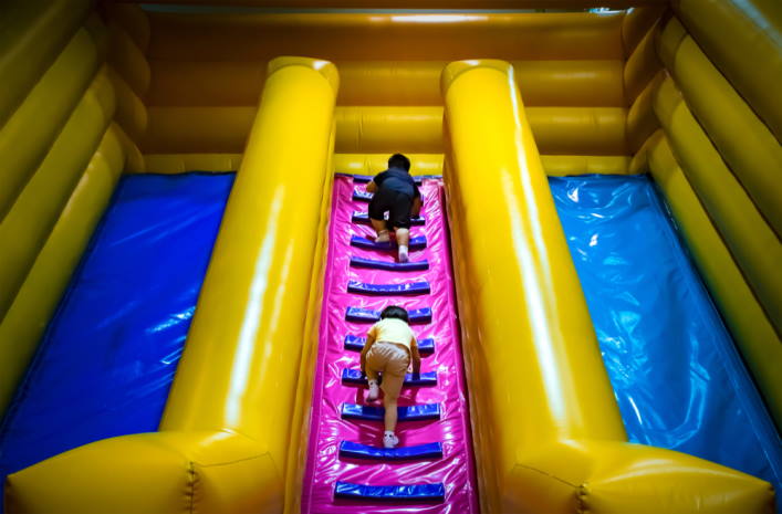 Indoor Bounce House in Tampa | Popular Bounce House Places